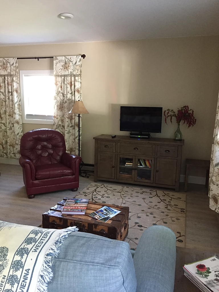 Clinton Cider Mill Lodging Cottage Interior